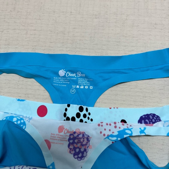 NWT Cheek Boss M lot of 2 thongs (2) - Picture 4 of 8